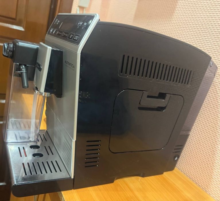 Продам преміальну кавомашину DeLonghi Authentica Cappuccino