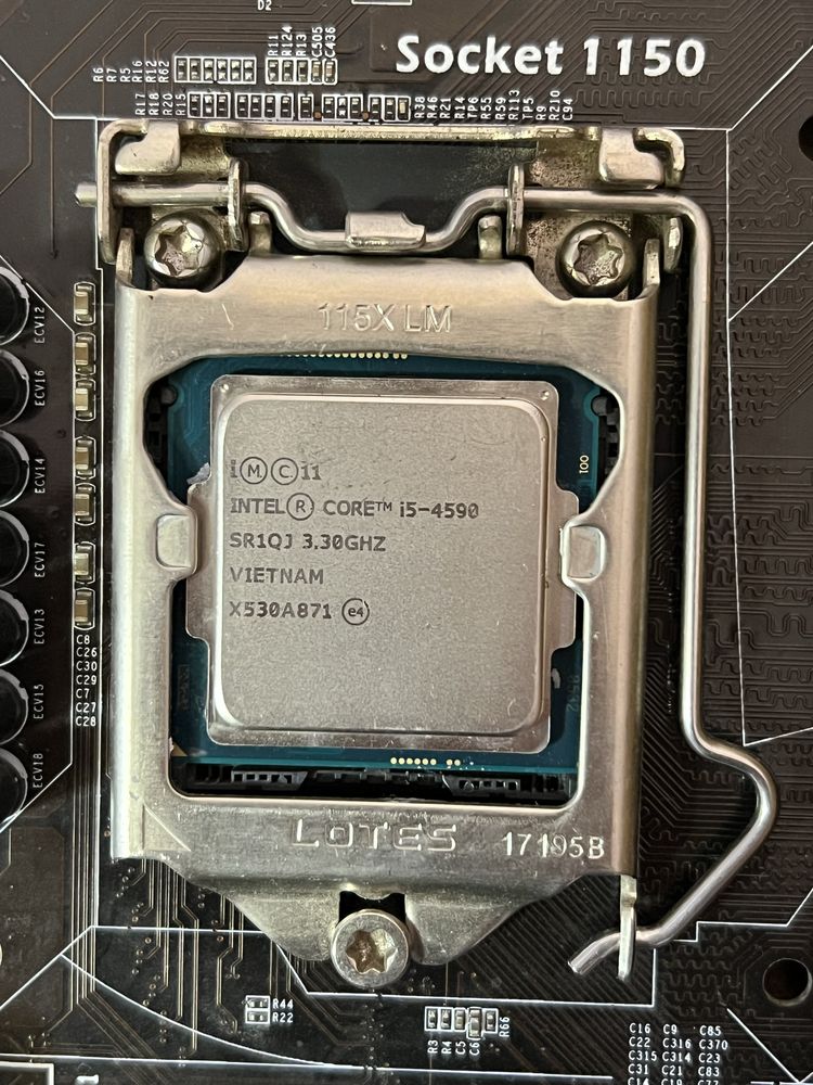 Комплект материнська плата Colorful H81 / Intel i5-4590 / 8gb ddr3