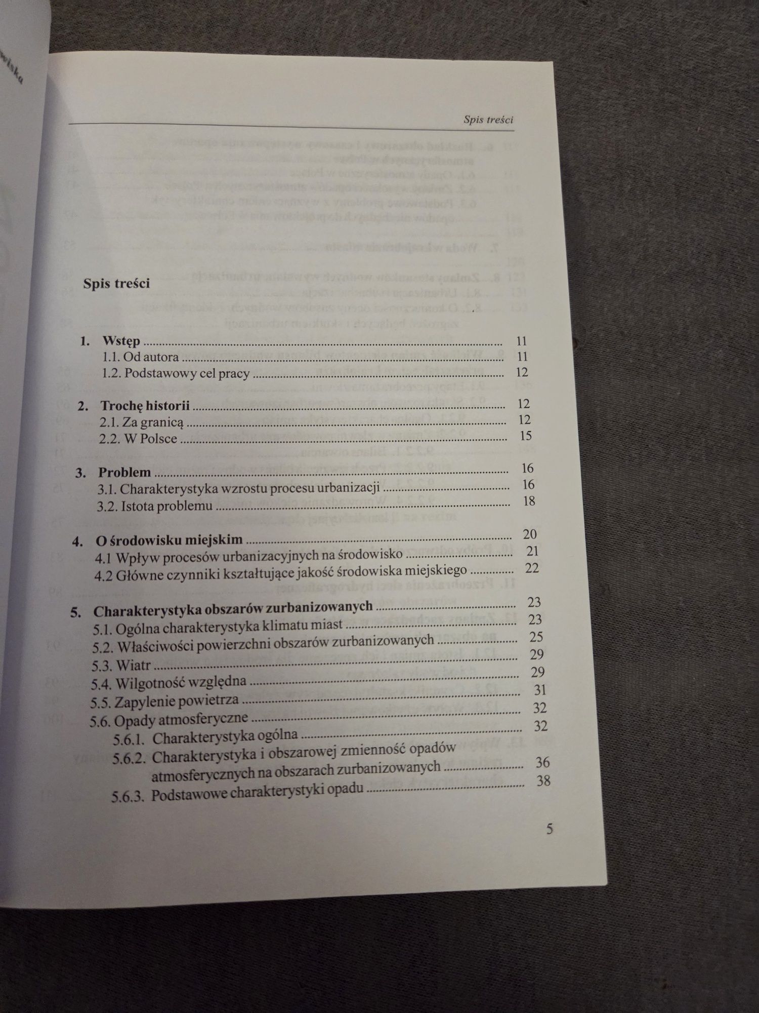 Zintegrowana gospodarka wodna na obszarach zurbanizowa Piotr Kowalczak