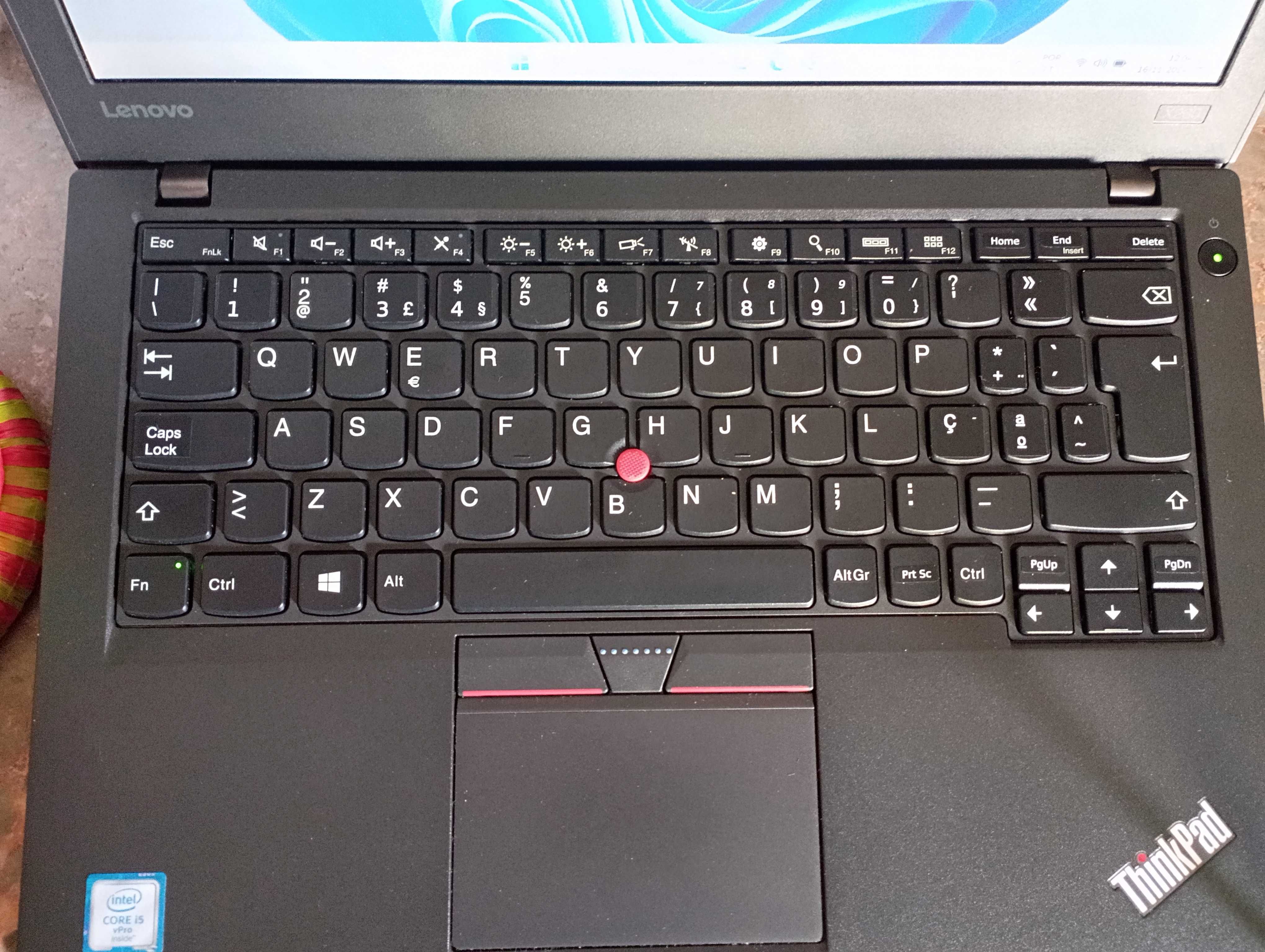 ultrabook 12.5'' lenovo x260 i5 6gen+8gb ram+256gb ssd