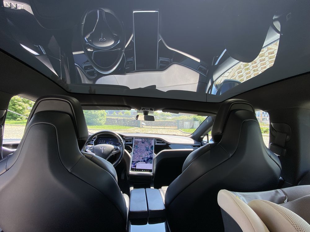 Tesla Model S 75