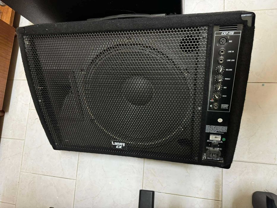 Coluna De Monitor Activo LANEY - CXP115