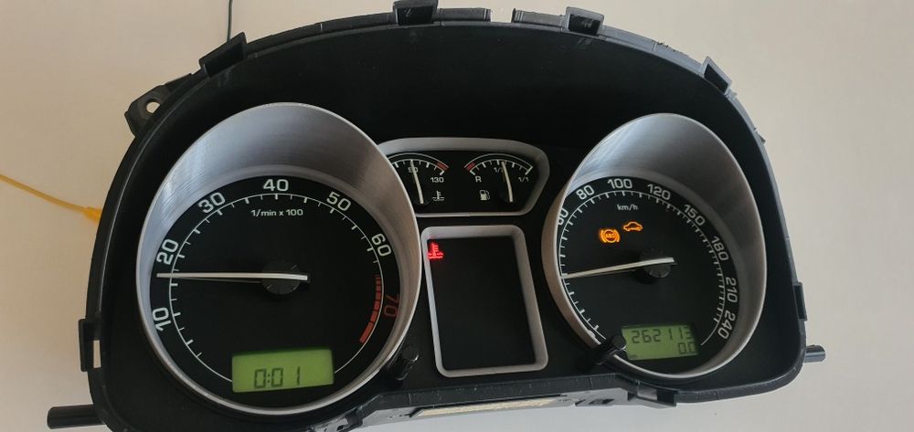 Skoda TOUR oktavia A5 Тунелі в приборку