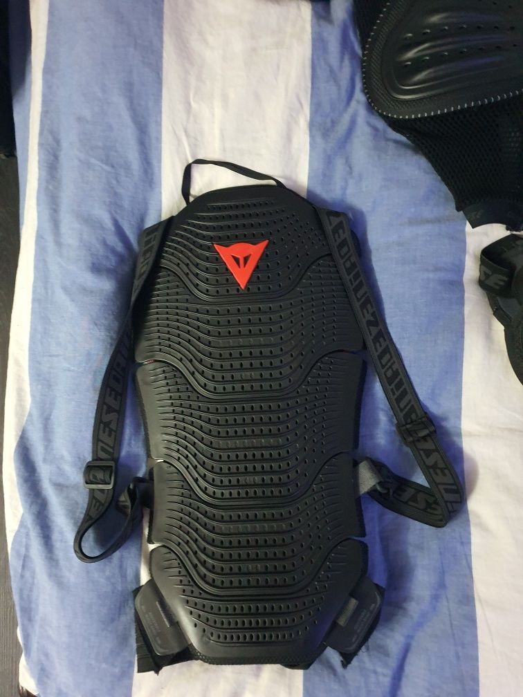 Vendo proteções de mota dainese