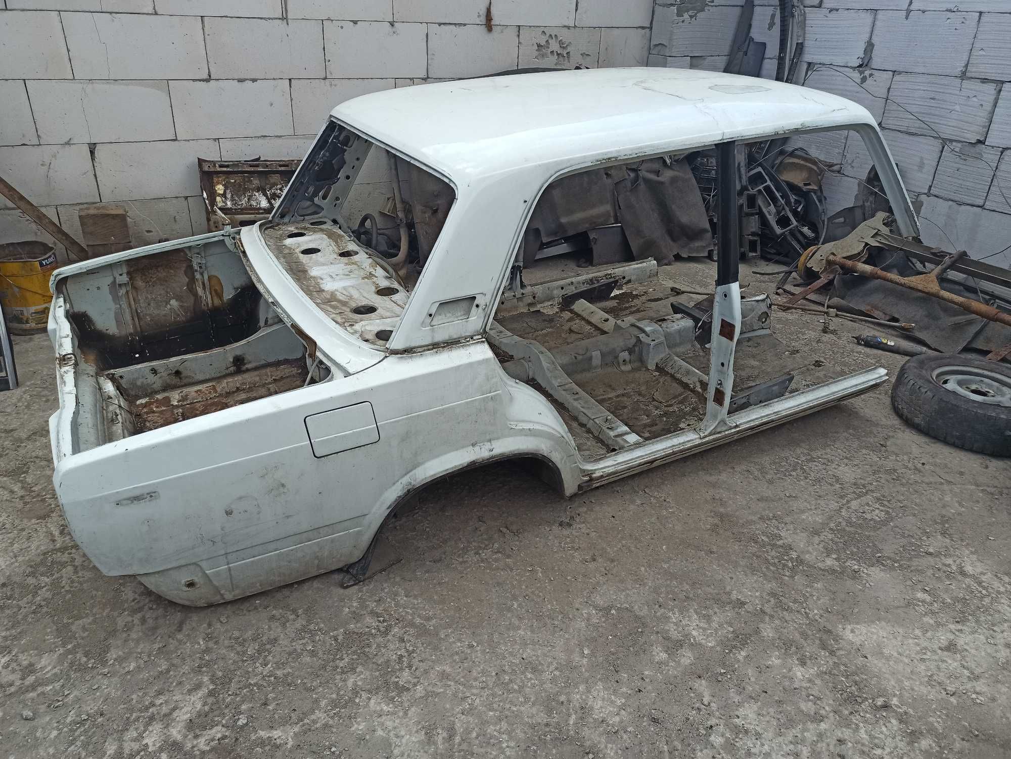 Кузов ВАЗ 2105, 2107 в ідеальному стані