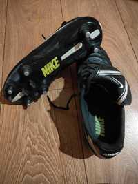 Korki piłkarskie "Nike" Czarne r. 41