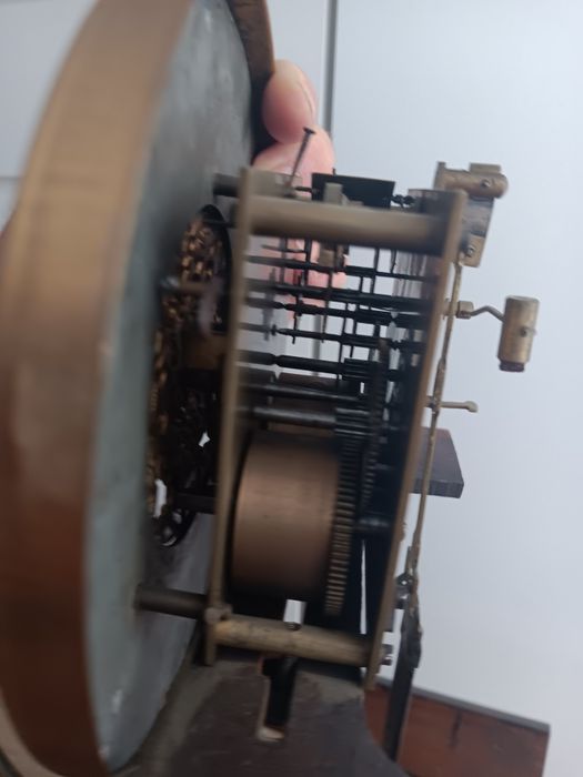 Przedwojenny zegar ścienny z wahadłem