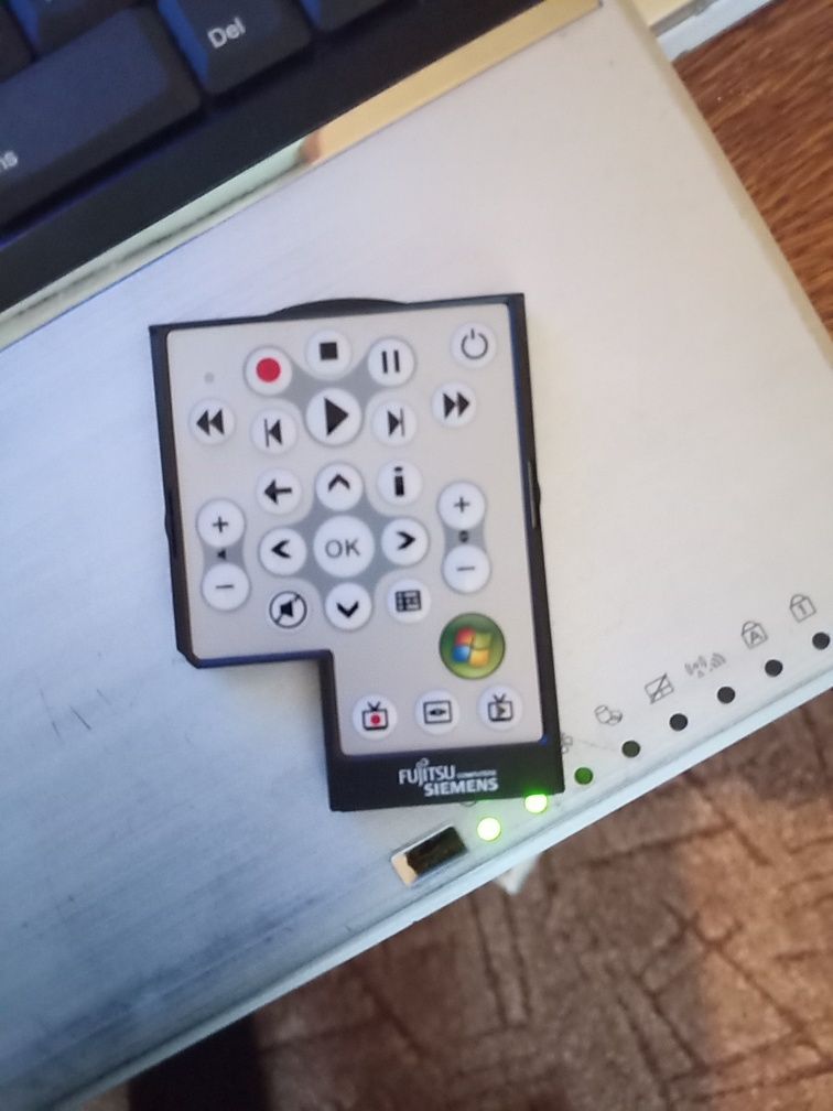 Продам ноутбук Сименс Fujitsu