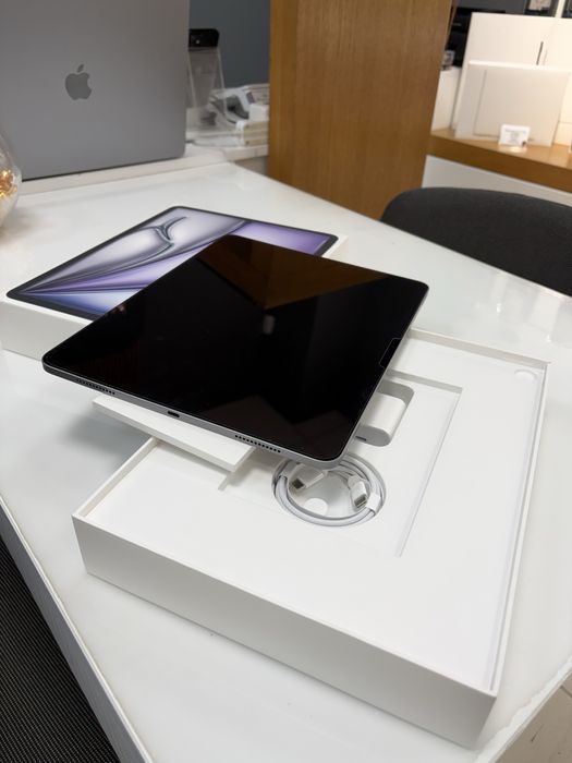 iPad Air M3 13” 128gb Wi-Fi Space Gray активований 17.11.25