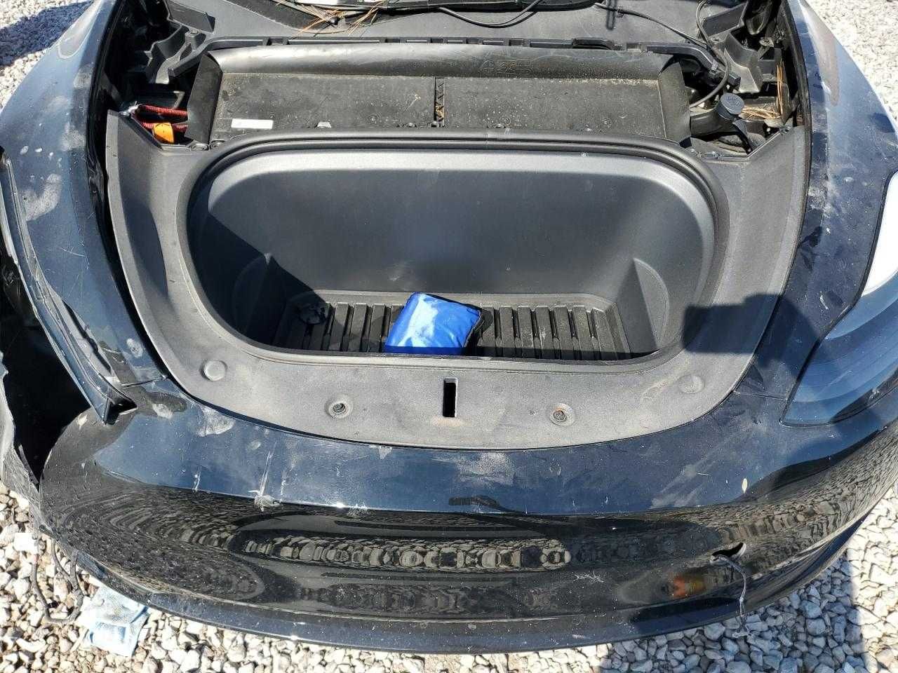 2024 TESLA MODEL Y (Нульове мито до 2026!)