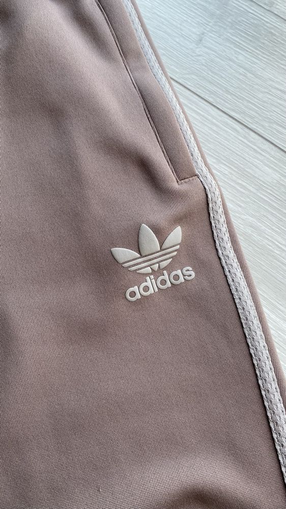 Спортивні штани Adidas S-М нові