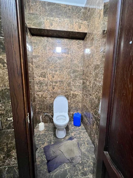 Продаж комерційного приміщення під ресторан та готель