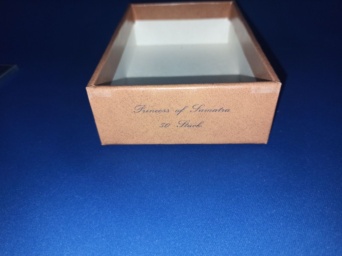 Ozdobne pudełko na papierosy Erntekrone
