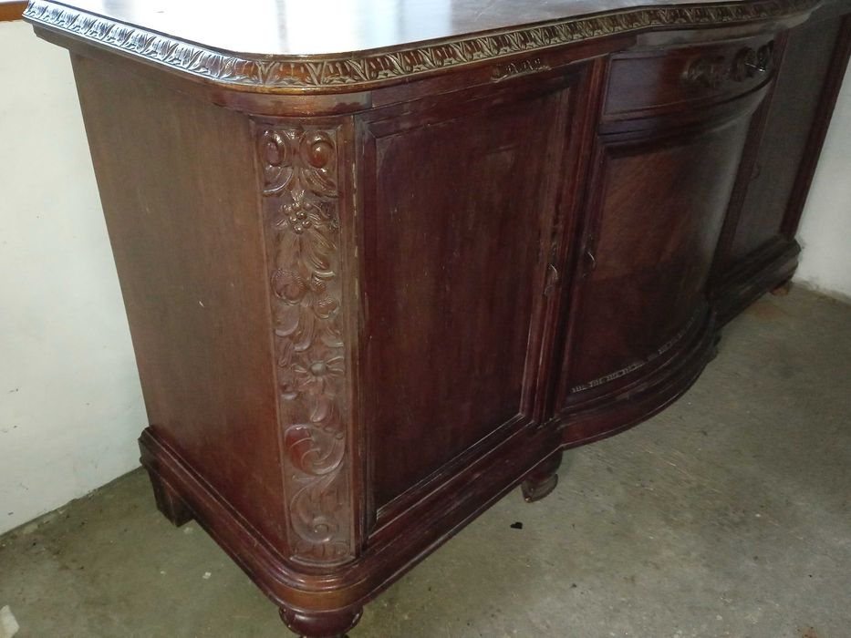 Stary kredens antyk zabytek