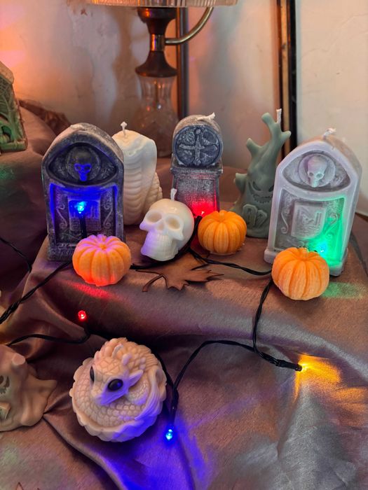 Jedyna taka! Halloweenowa wioska ze świec gipsu i drewna