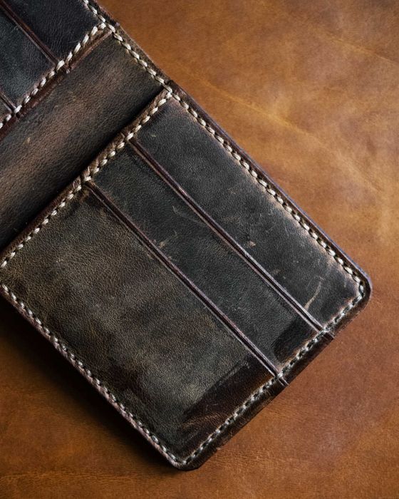 Czarny portfel skórzany ręcznie robiony