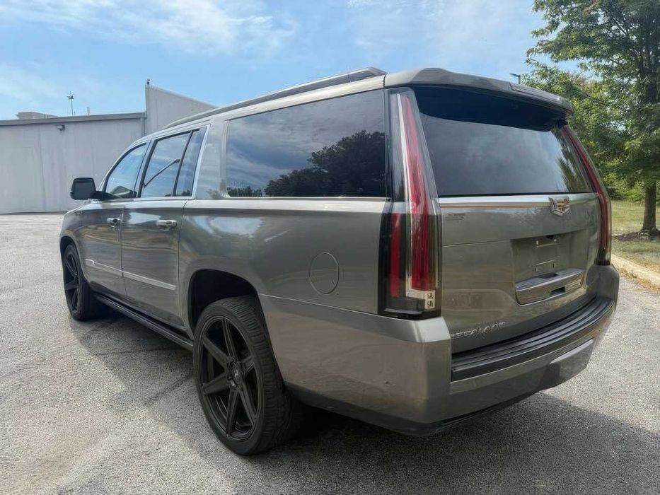Cadillac Escalade      2017