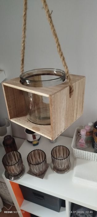 Kwietnik drewniany z wkładem.