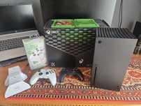 Xbox series X, z padami i grą