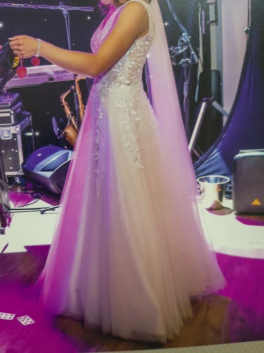 Sprzedam piękną suknię ślubną