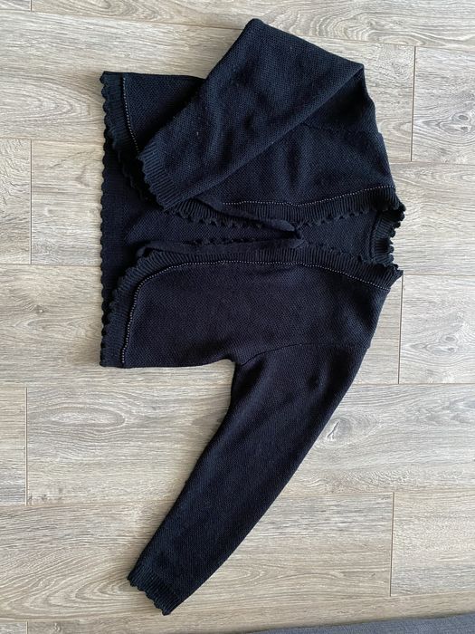 Sweterek czarny 140