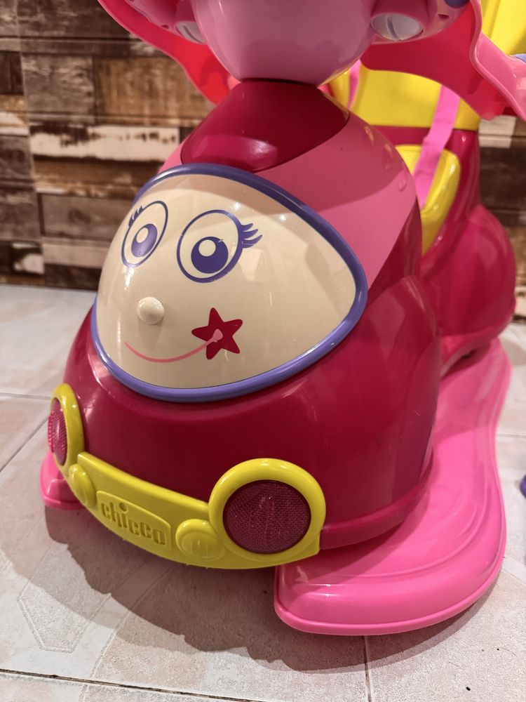Chicco/ Quatro em um.