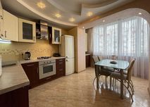 Продаж 3к квартири на Поділлі