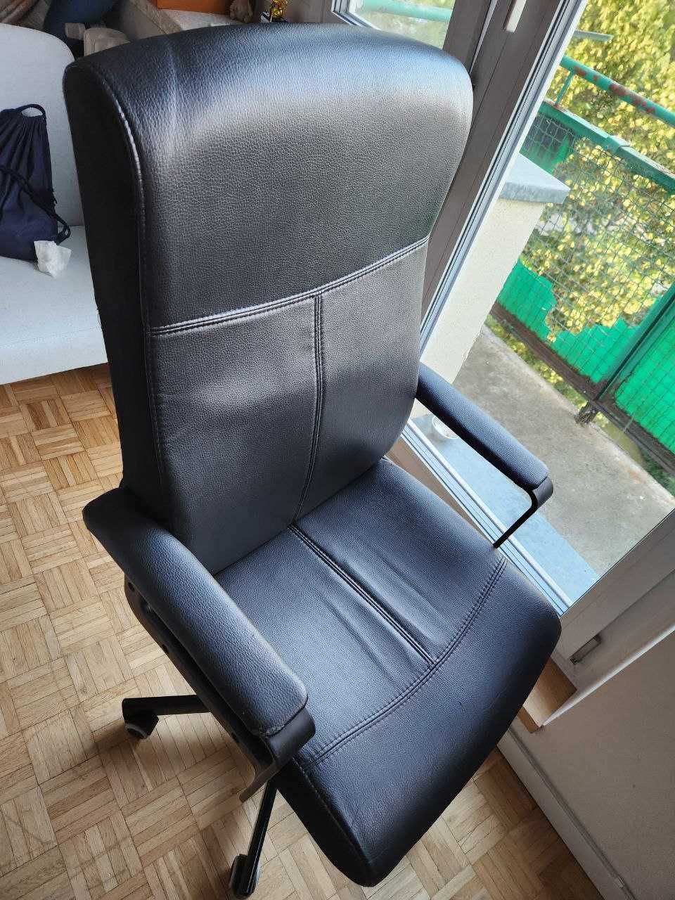 MILLBERGET krzesło obrotowe czarne Ikea