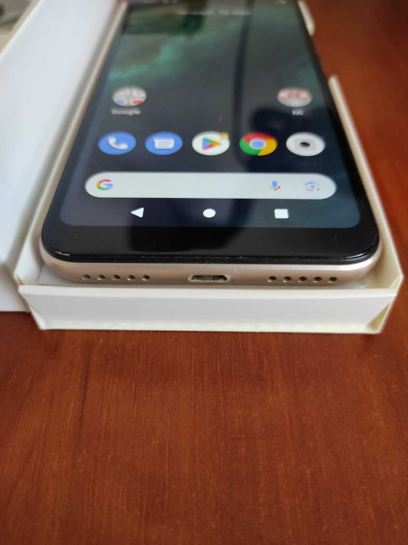 Смартфон Xiaomi Mi A2 lite 4/64GB Gold.