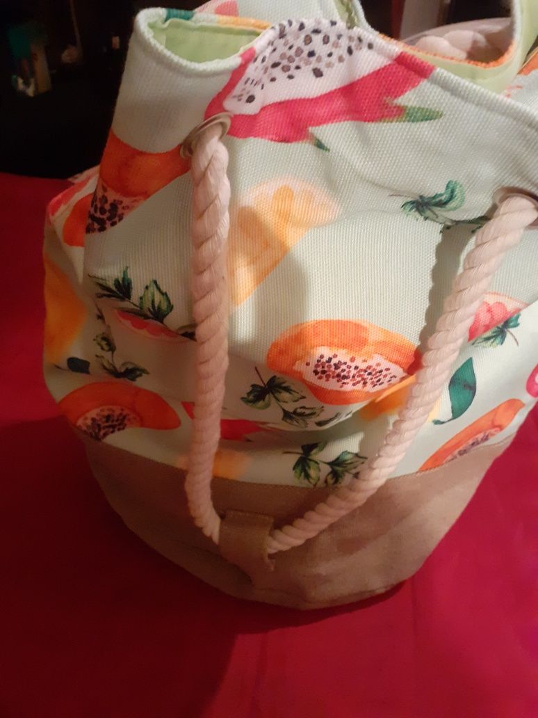 Mochila de senhora nova