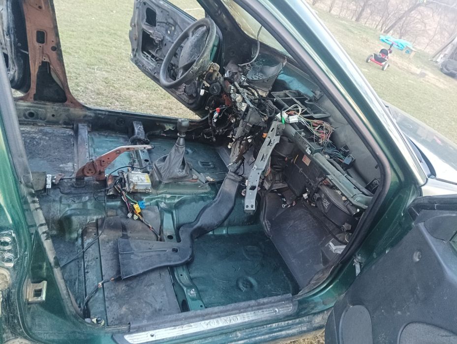 Автомобіль Вольво в40