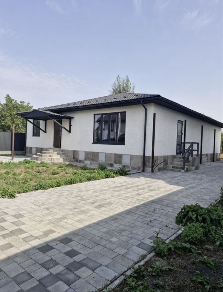 Продам неймовірний будинок за вулицею Зелена 33