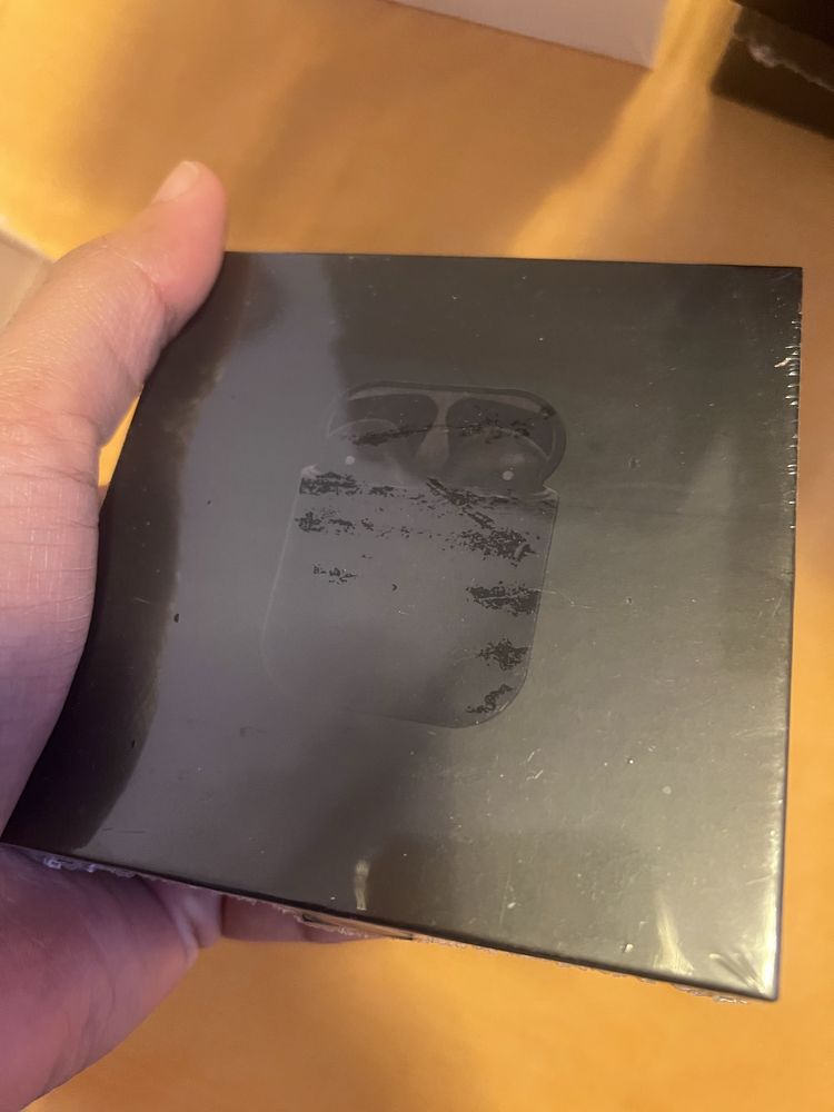 Vendo fones sem fio versao Pro e versão normal