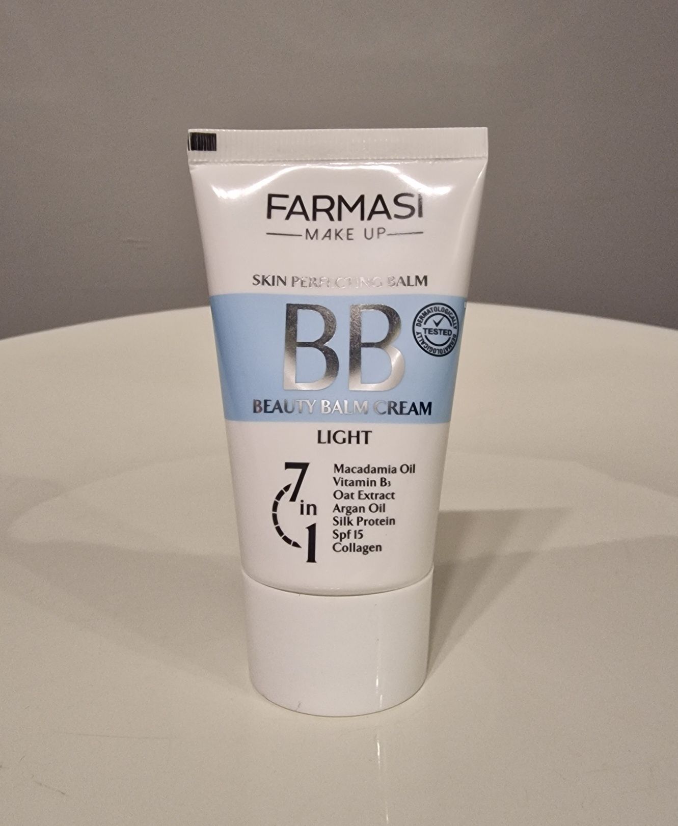 Krem BB Farmasi Lekki Podkład w Kremie 7w1 Light SPF15 50ml