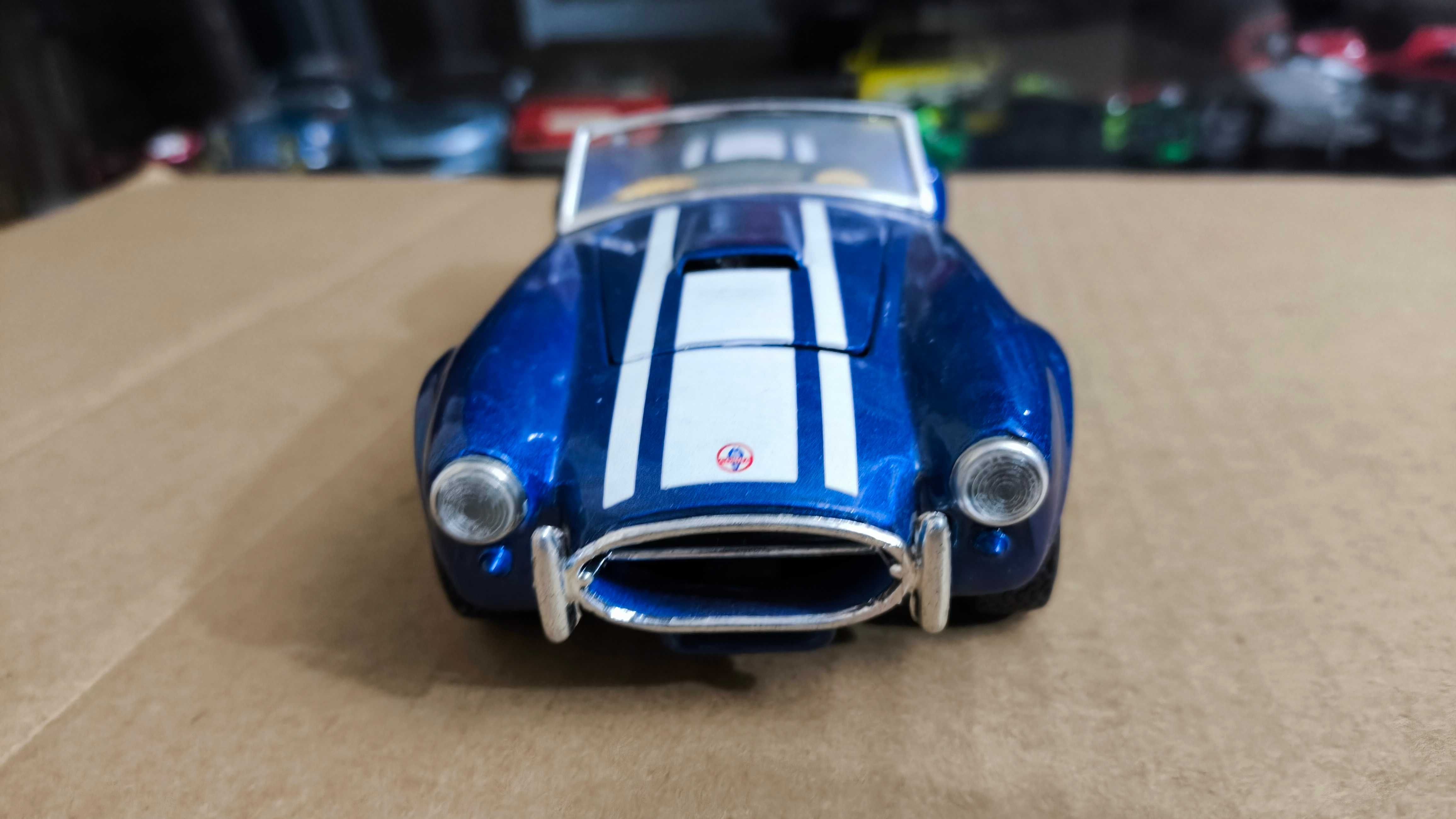 Машинка, модель, іграшка 1/24 Shelby Cobra Maisto