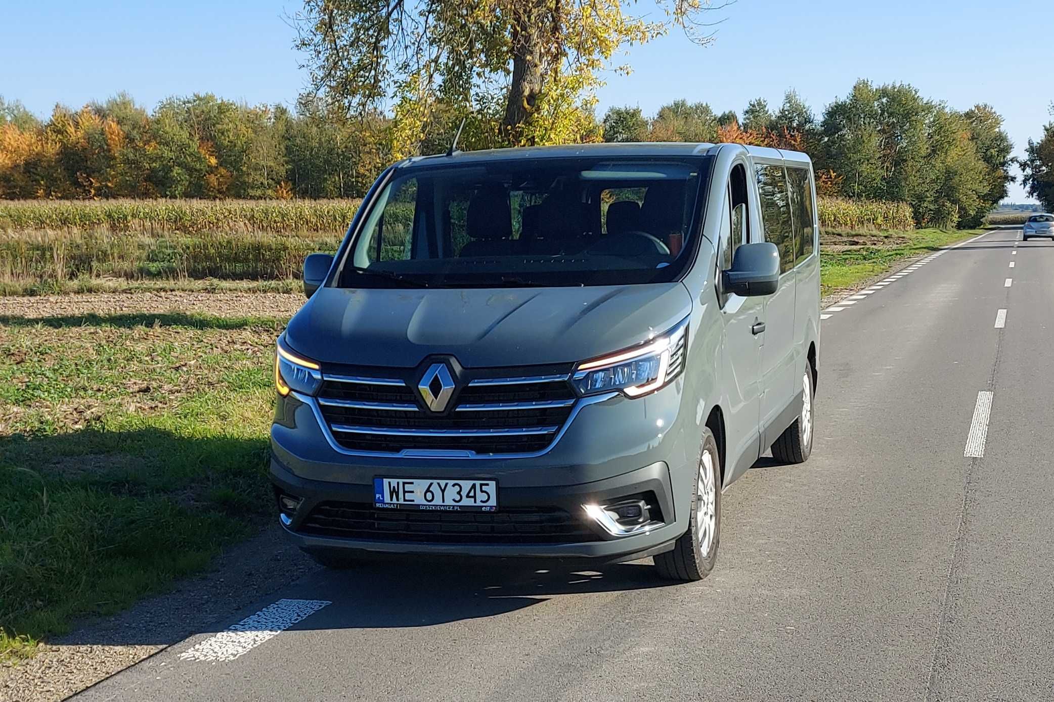 Do wynajęcia Renault Trafic AUTOMAT, ISOFIX, LONG. Wynajem bus 9 os.