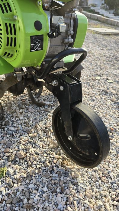 Motoenxada a gasolina 4T 207 cc 7 cv 750 mm montada Vito