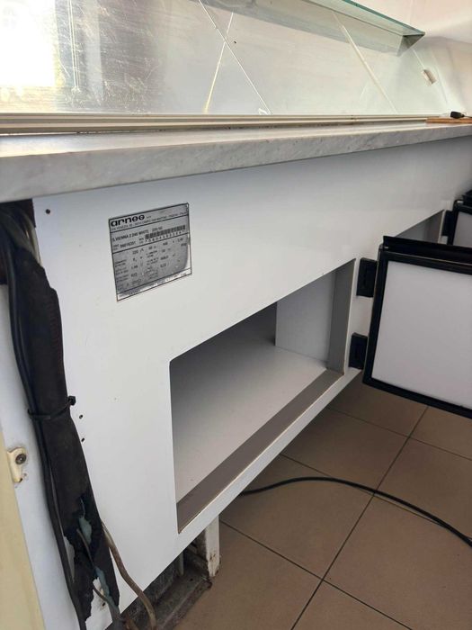 Вітрина холодильник