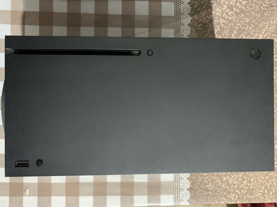 Продаю Xbox series x 1 tb