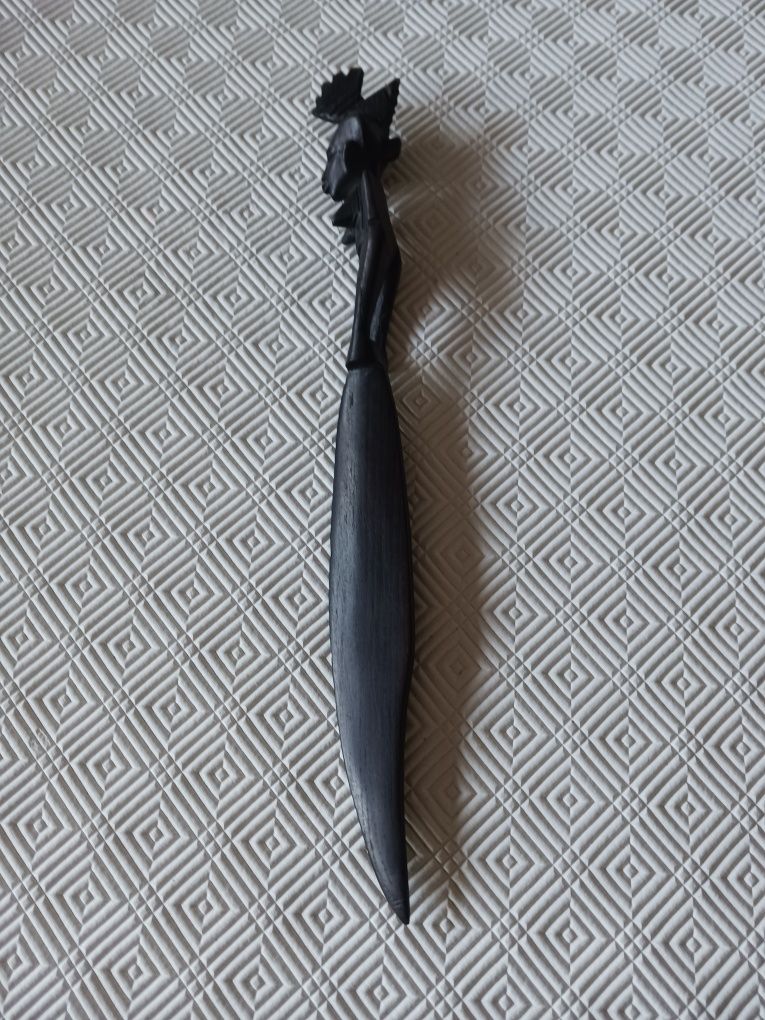 Abre cartas em Pau preto