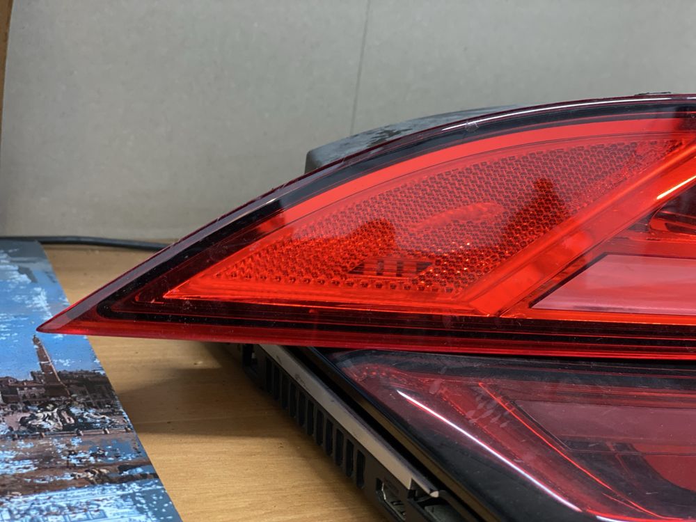 Продаються Стопи Задні фанарі Jaguar F-pace 16-20 рік