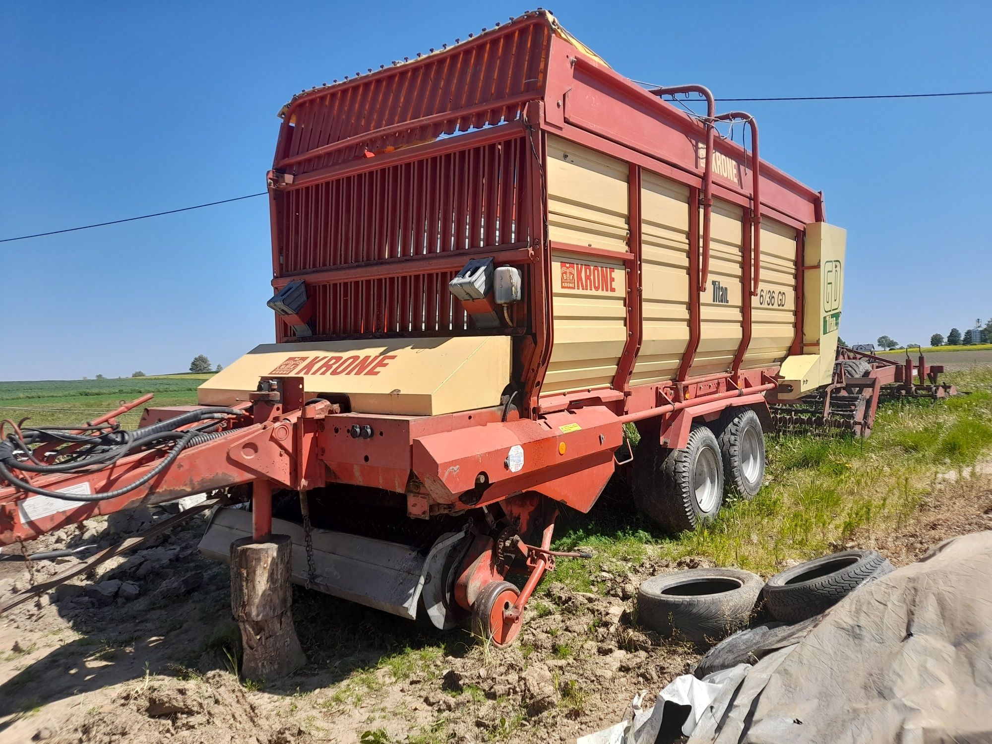 Przyczepa samozbierająca krone Titan 6/36 GD