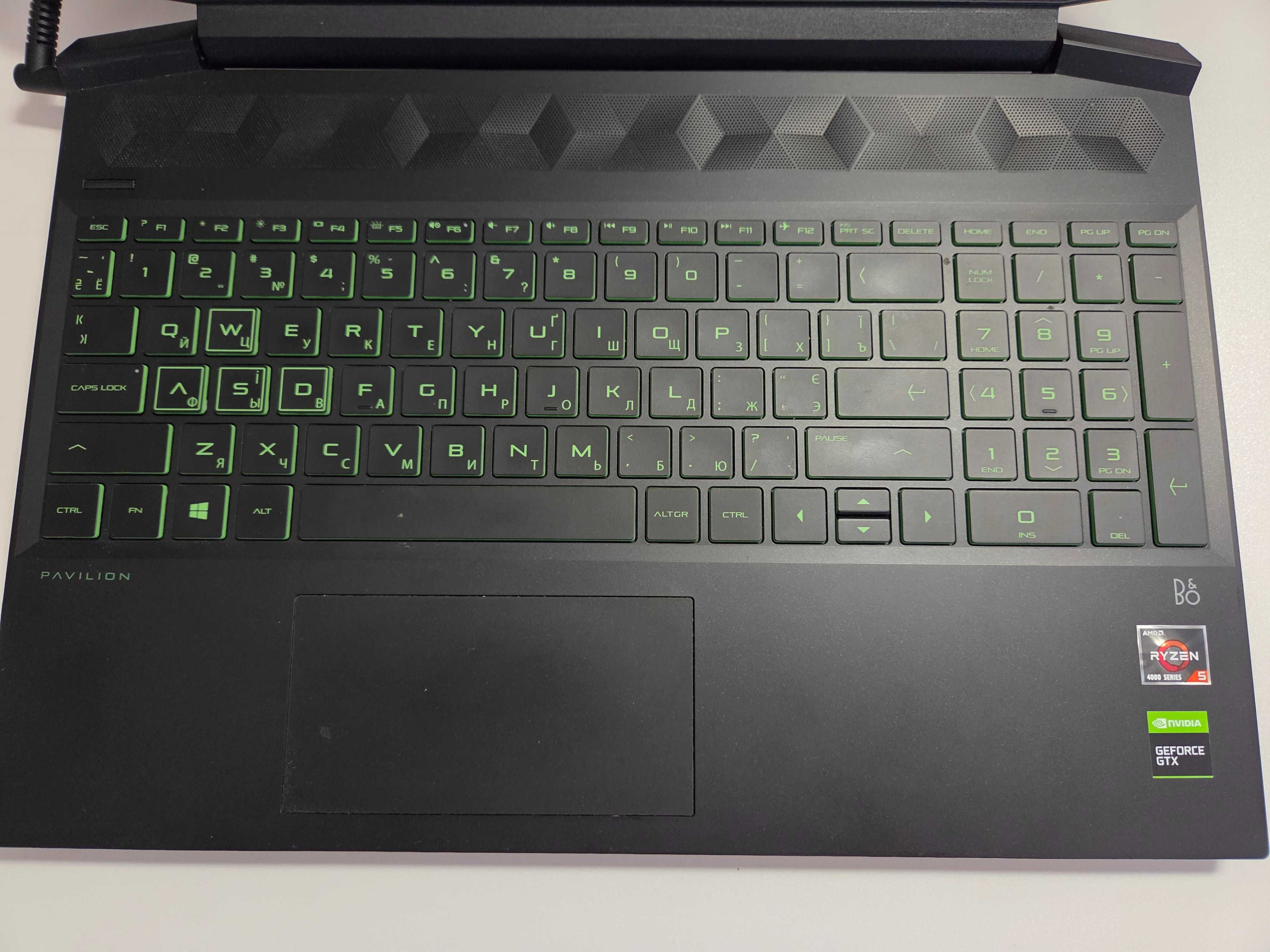 Ноутбук HP Pavilion 15-ec1009ua Ryzen5 4600H 16ГБ SSD512 GTX1650Ti