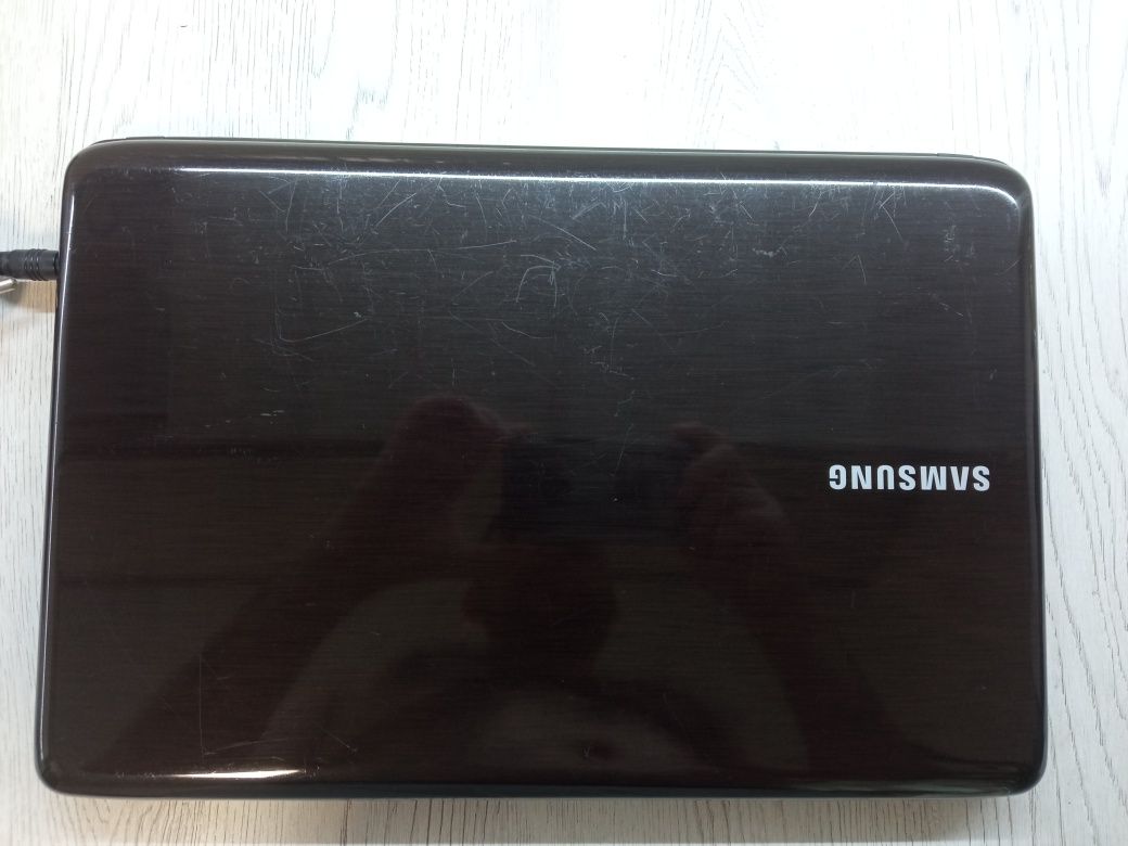 Продам ноутбук Samsung R540 core i5 M450/6gb/256gb