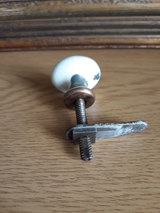 Puxador antigo de movél de farmácia