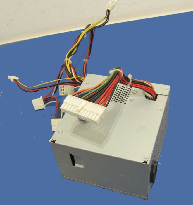 блок питания dell 12v 18a ДЛЯ П.К. бесплатная дост. через олх укрпочту