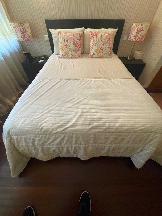 Quarto casal, sem colchão