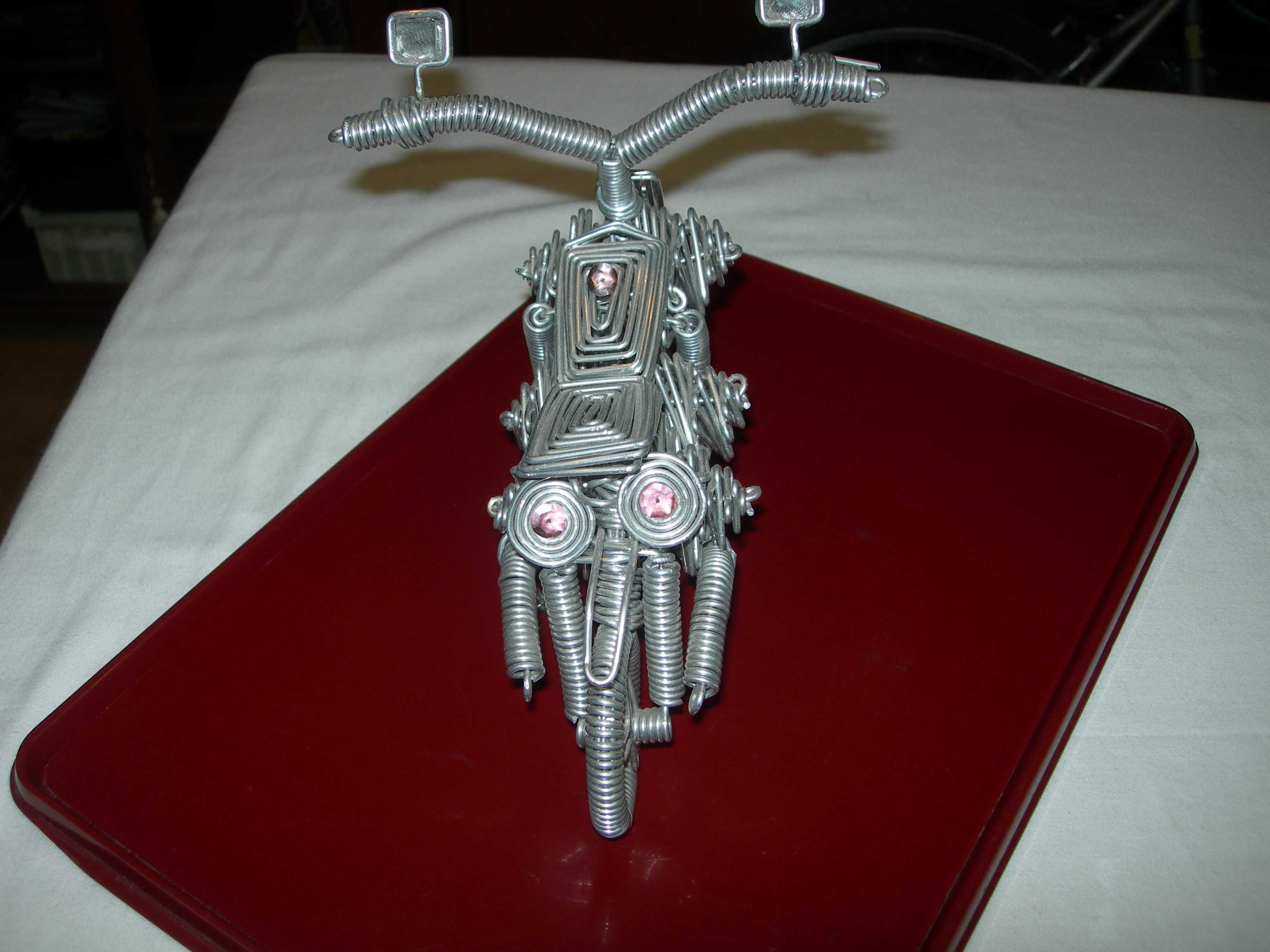 Mota de metal. Mota de metal.