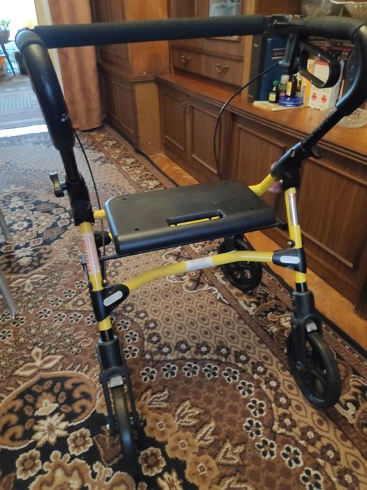 Ходунки роллерні складні.