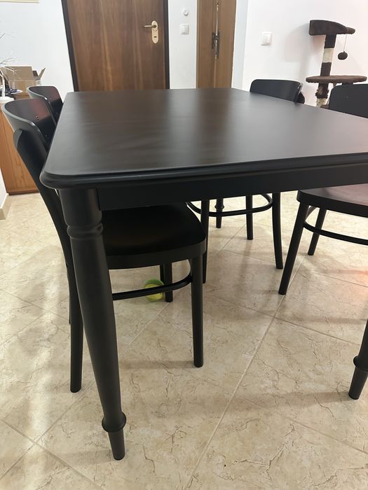 Mesas e cadeiras IKEA